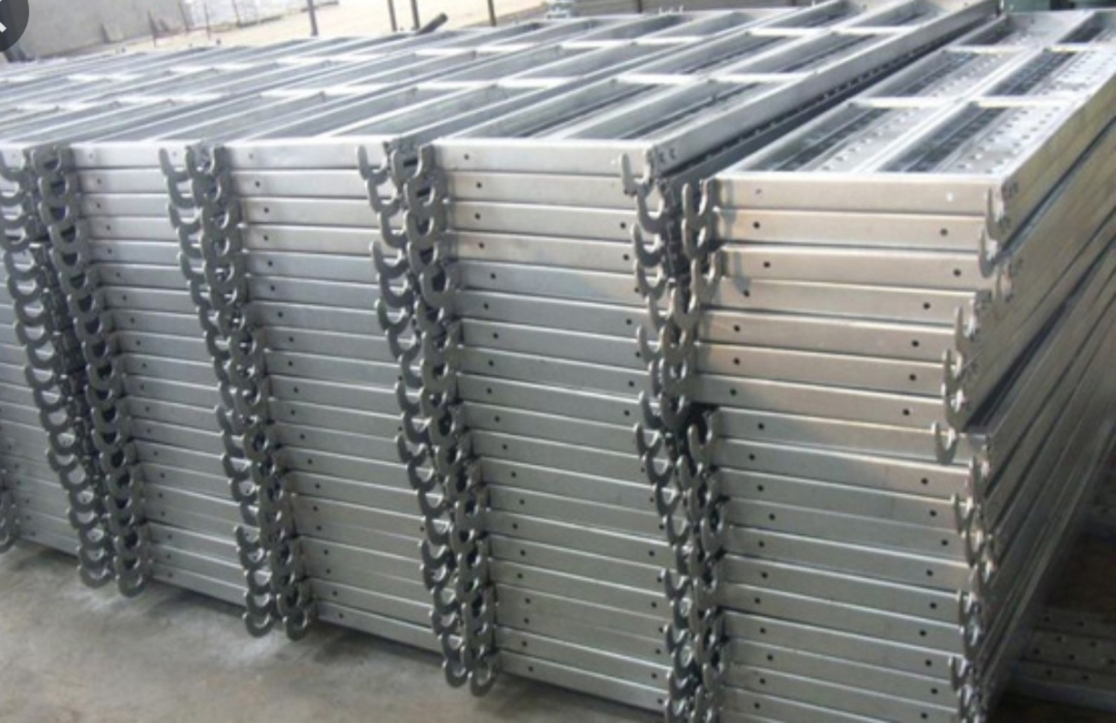 Thuê mâm giàn giáo Quảng Ngãi