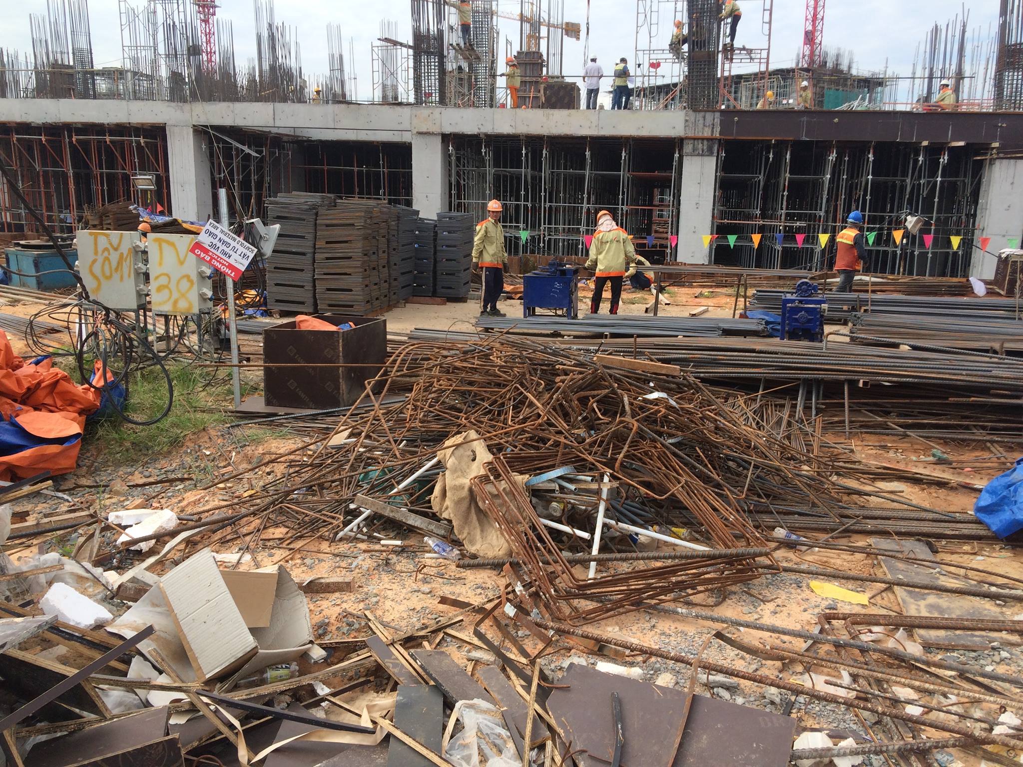 Phế liệu công trình